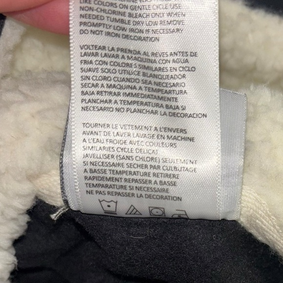 NWT Philadelphia Flyers NHL Hockey Fleece Hoodie Women’s M Sports Jersey Warm - Picture 13 of 13